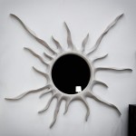 veidrodis  " Saulė " , dizainas   Julija ,  veidrodžio  skersmuo  46 cm  ,  rėmo  gabaritai  1,2m / 1,3 m